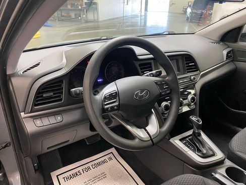Used 2019 Hyundai Elantra SE w/ Cargo Package FWD image 21