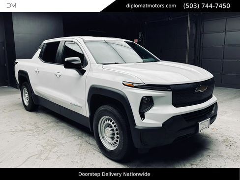 Used 2024 Chevrolet Silverado EV W/T AWD/4WD image 9