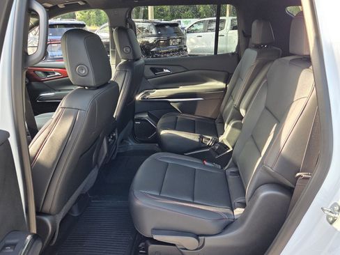 New 2026 Chevrolet Traverse Z71 w/ Enhanced Driving Package AWD/4WD image 16