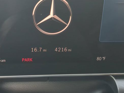 Used 2025 Mercedes-Benz GLC 300 image 70