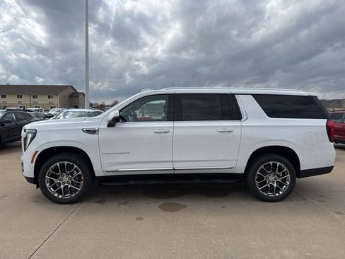 New 2026 GMC Yukon XL Elevation AWD/4WD image 6