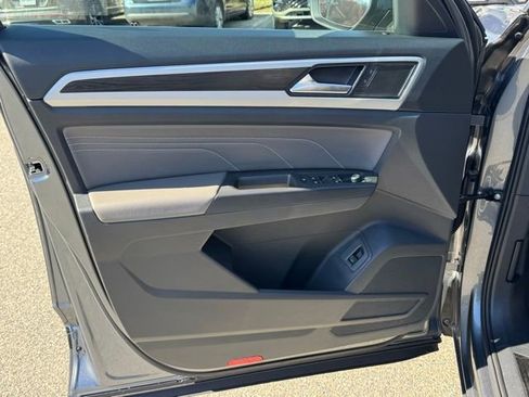 Used 2023 Volkswagen Atlas SE w/ Panoramic Sunroof Package image 36