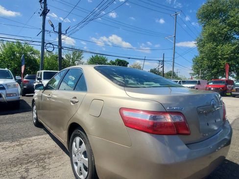 Used 2008 Toyota Camry LE FWD image 3