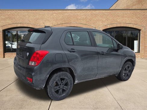 Used 2019 Chevrolet Trax LS image 3