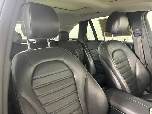 Used 2021 Mercedes-Benz GLC 300 4MATIC image 28