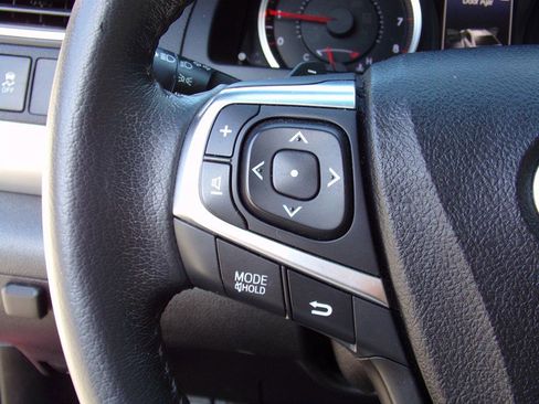 Used 2017 Toyota Camry SE image 37