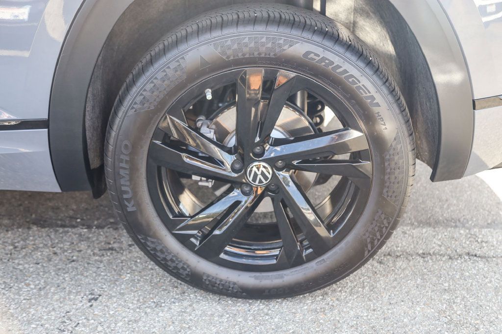 Used 2025 Volkswagen Atlas Cross Sport SEL R-Line AWD/4WD image 8