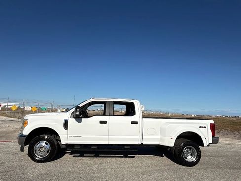 Used 2017 Ford F350 XL w/ Power Equipment Group AWD/4WD image 3