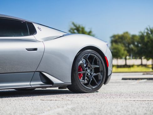 Used 2022 Maserati MC20 Coupe image 7