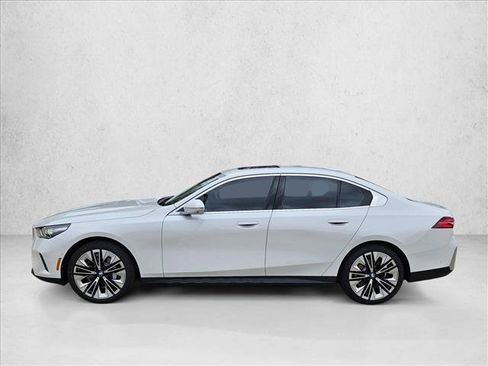 Certified 2026 BMW 530i w/ Premium Package RWD image 8