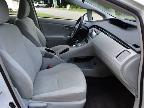Used 2015 Toyota Prius Two FWD image 8