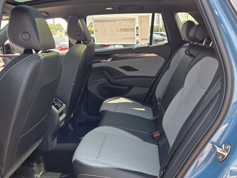 New 2026 Volkswagen Tiguan SE R-Line FWD image 6