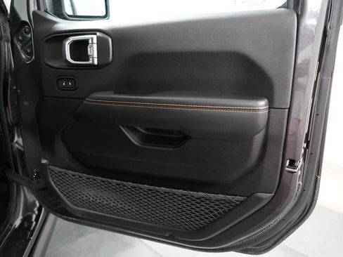 Used 2025 Jeep Wrangler Unlimited Sahara AWD/4WD image 26