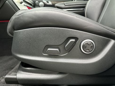 Certified 2026 Genesis GV80 2.5T Advanced image 12