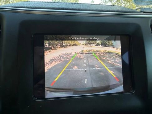 Used 2020 Jeep Cherokee Latitude Plus image 20