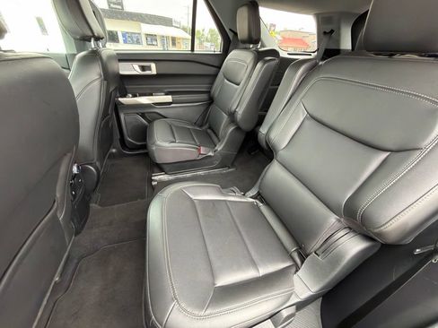 Used 2023 Ford Explorer XLT w/ Equipment Group 202A AWD/4WD image 14