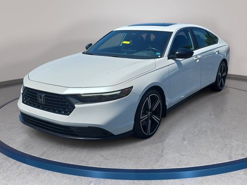 Used 2023 Honda Accord Sport image 1