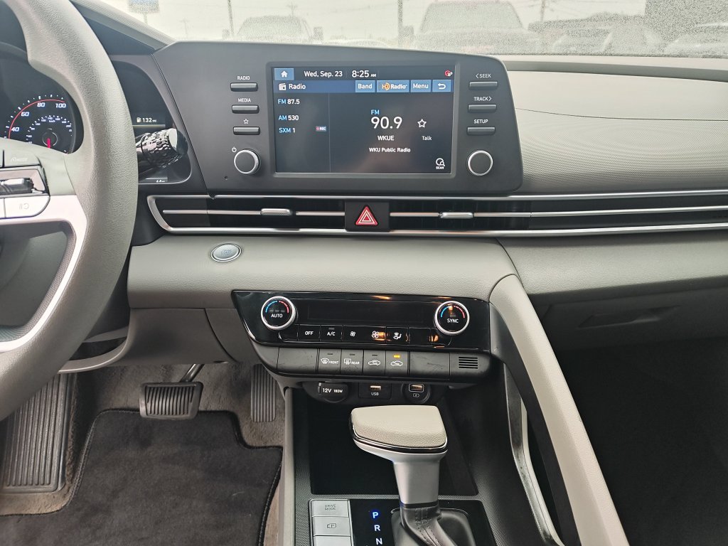 Used 2023 Hyundai Elantra SEL FWD image 21