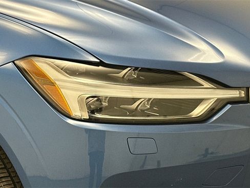 Used 2018 Volvo XC60 T6 R-Design w/ Convenience Package image 24