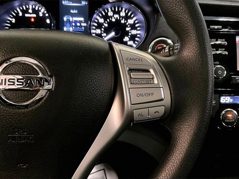 Used 2015 Nissan Rogue SV w/ SV Moonroof Package image 22