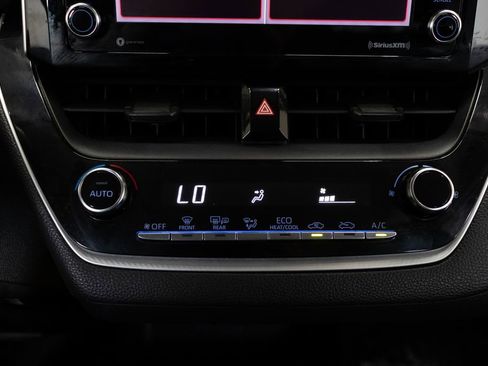 Used 2021 Toyota Corolla LE w/ Carpet Mat Package (TMS) FWD image 30