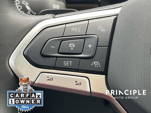 Used 2024 Volkswagen Atlas Cross Sport SE w/ Panoramic Sunroof Package FWD image 20