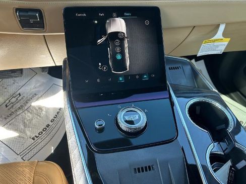 New 2025 Cadillac Escalade IQ Luxury 2 AWD/4WD image 13
