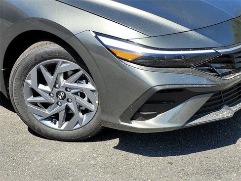 New 2025 Hyundai Elantra Blue image 5