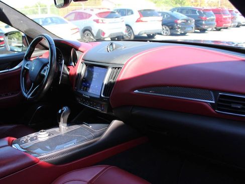 Used 2017 Maserati Levante S AWD/4WD image 17