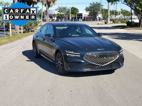Used 2025 Genesis G70 2.5T image 1