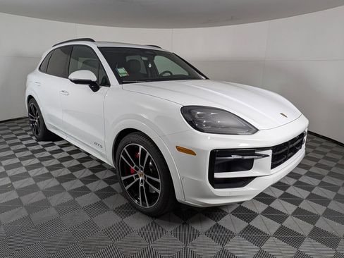 New 2026 Porsche Cayenne GTS image 9