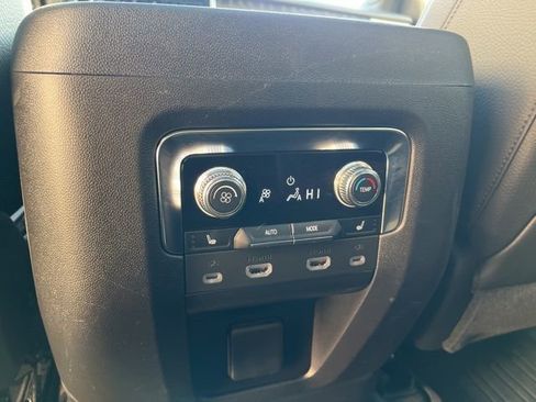 Used 2023 GMC Yukon Denali w/ Denali Reserve Package image 13