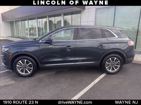 Certified 2022 Lincoln Nautilus Reserve AWD/4WD image 2