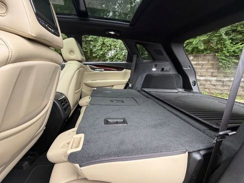 Used 2018 Cadillac XT5 Premium Luxury w/ Driver Assist Package AWD/4WD image 33