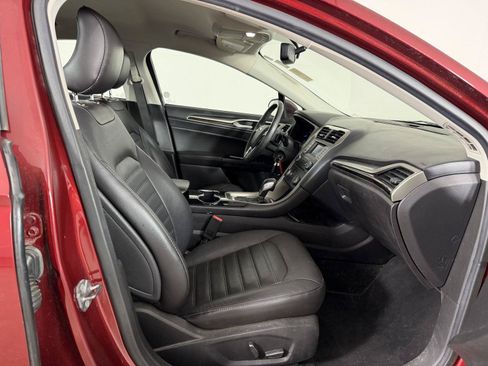 Used 2016 Ford Fusion SE w/ Equipment Group 202A AWD/4WD image 14