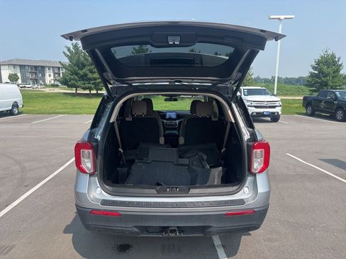 Used 2023 Ford Explorer XLT w/ Class IV Trailer Tow Package image 12