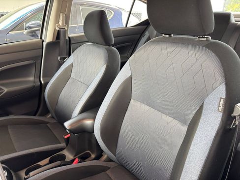 Used 2025 Nissan Versa SV FWD image 36