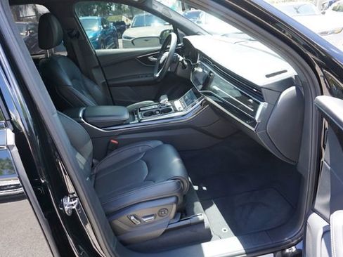 Used 2025 Audi Q7 3.0T Prestige w/ Prestige Package AWD/4WD image 3