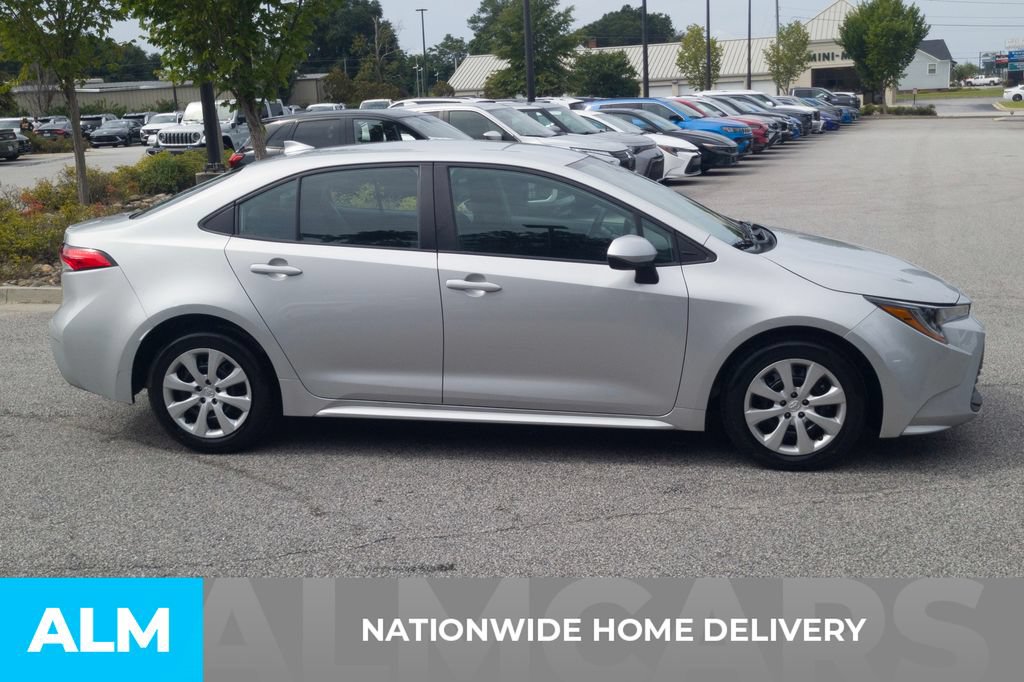 Used 2024 Toyota Corolla LE FWD image 4