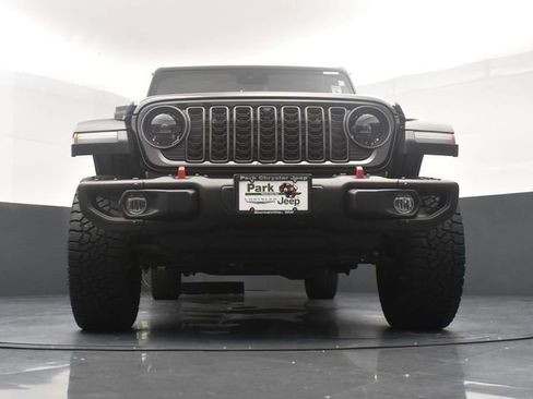 Used 2024 Jeep Gladiator Rubicon w/ Technology Group AWD/4WD image 23