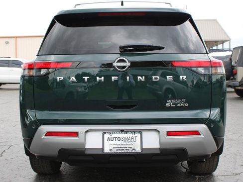 Used 2025 Nissan Pathfinder SL AWD/4WD image 5
