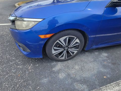 Used 2017 Honda Civic EX-T image 9