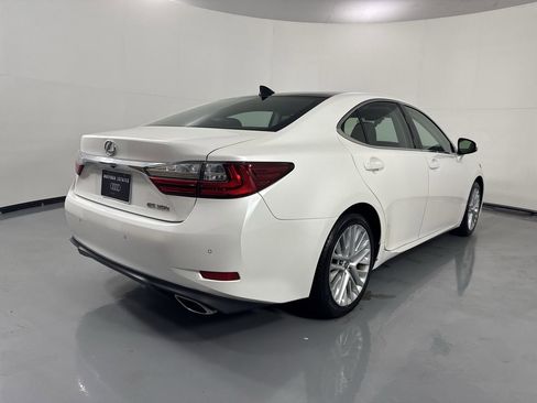 Used 2018 Lexus ES 350 w/ Luxury Package w/Wood Trim FWD image 6