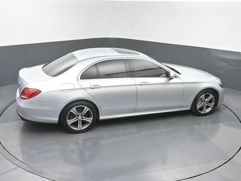 Used 2017 Mercedes-Benz E 300 4MATIC image 39