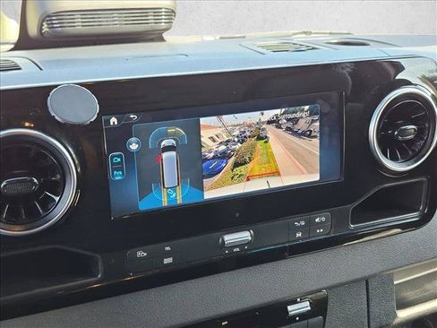 Used 2025 Mercedes-Benz Sprinter 2500 image 14