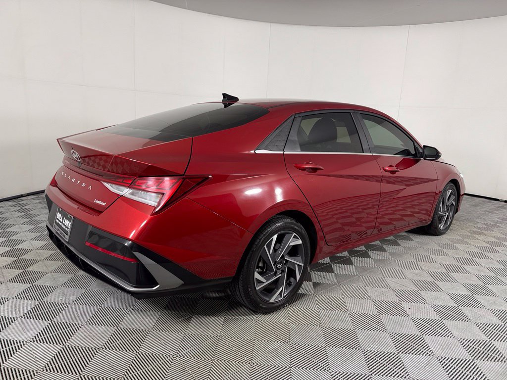 Used 2025 Hyundai Elantra Limited FWD image 7