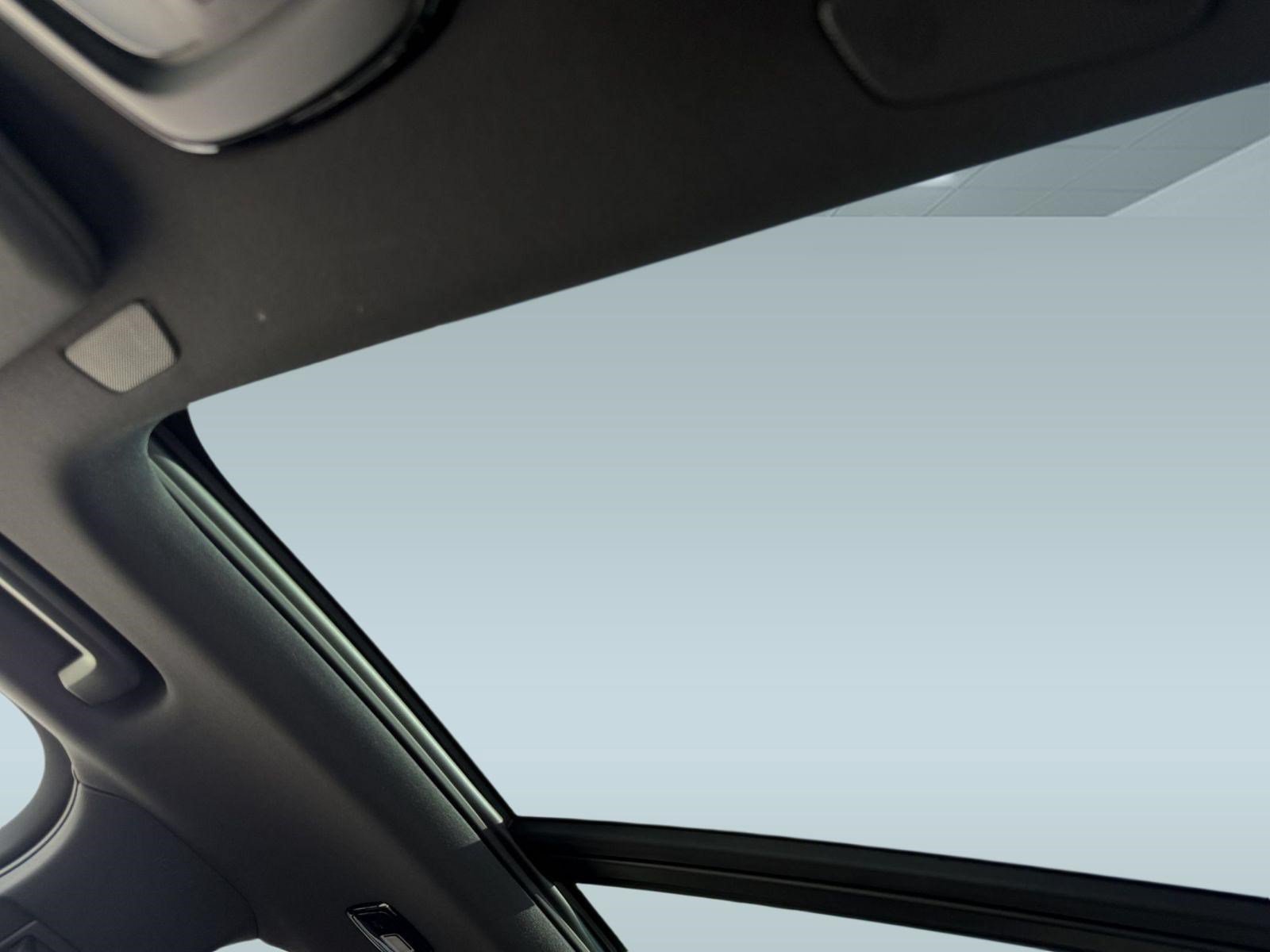 Certified 2026 Volvo XC90 B6 Plus AWD/4WD image 23
