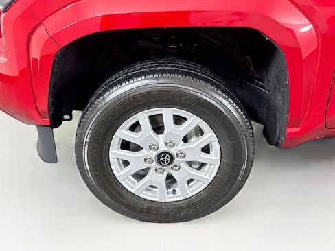 Certified 2025 Toyota Tacoma SR5 AWD/4WD image 41
