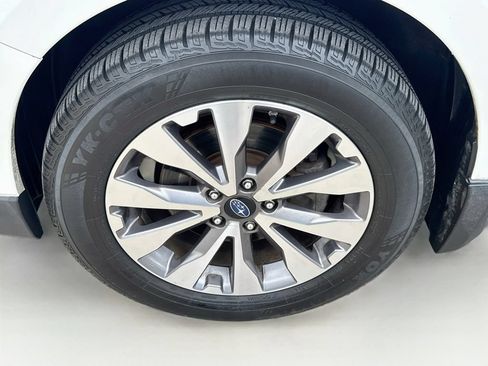 Used 2018 Subaru Outback 2.5i Touring AWD/4WD image 41