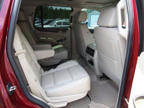Used 2019 GMC Yukon Denali w/ Denali Ultimate Package AWD/4WD image 32
